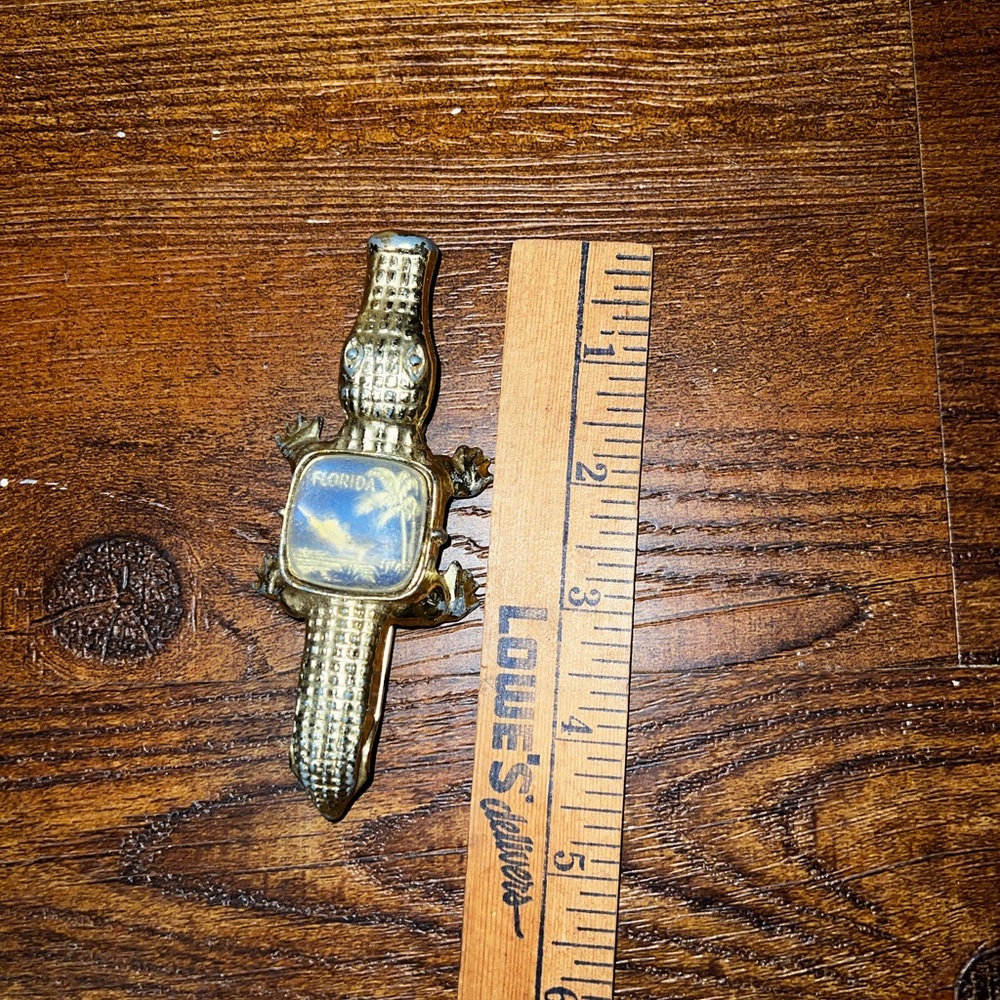 ⭐️Vintage Gold Tone Metal Florida Alligator Bottle Opener - Picture 6 of 8